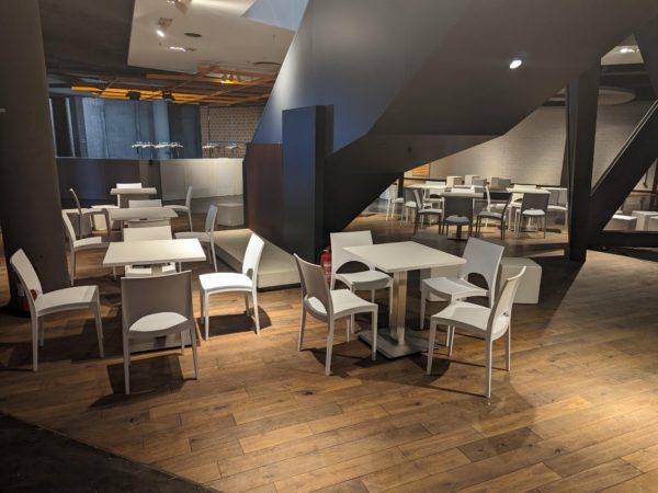 Sitztisch Edelstahl weiß 70 x 70 cm Alternativbild